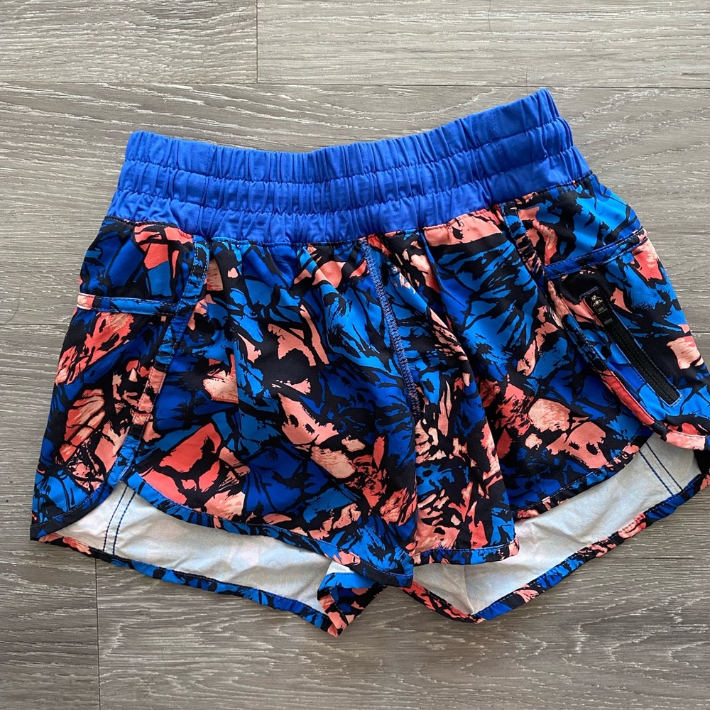 Womens lululemon shorts size 4